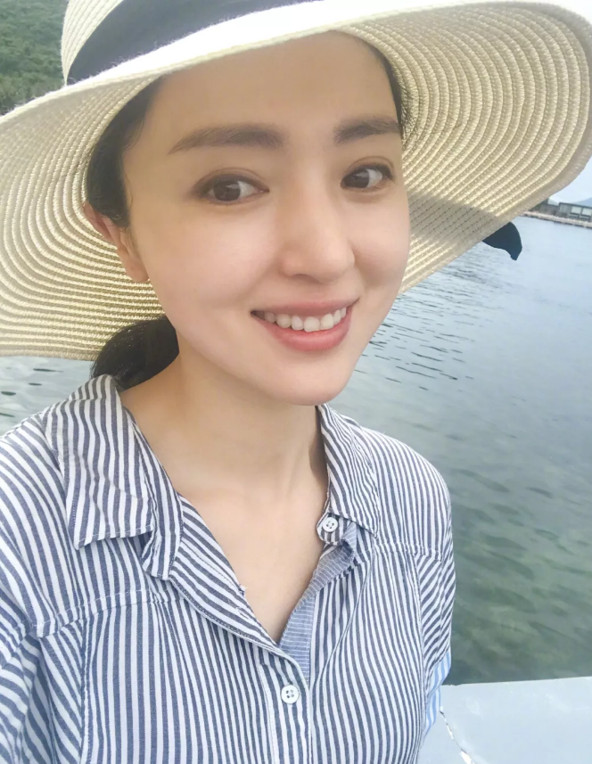 麦吉丽专柜报道:气质女神董璇的保养肌秘-麦吉丽胶原蛋白果味饮